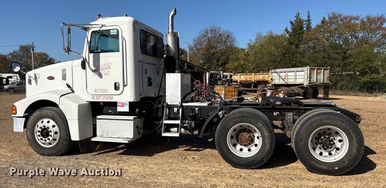image for item ET7291 2005 Peterbilt 385 semi truck