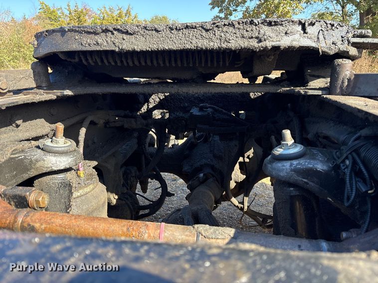 image for item ET7291 2005 Peterbilt 385 semi truck