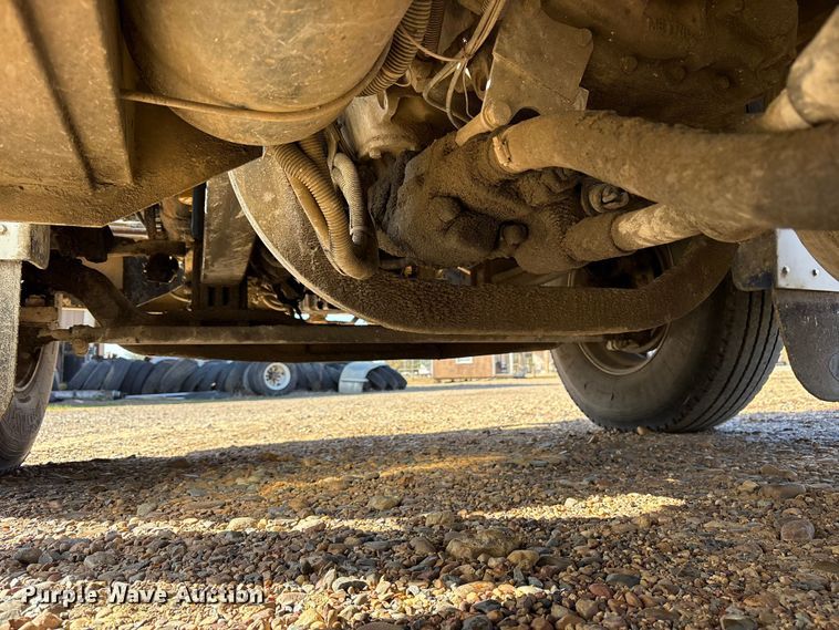 image for item ET7291 2005 Peterbilt 385 semi truck