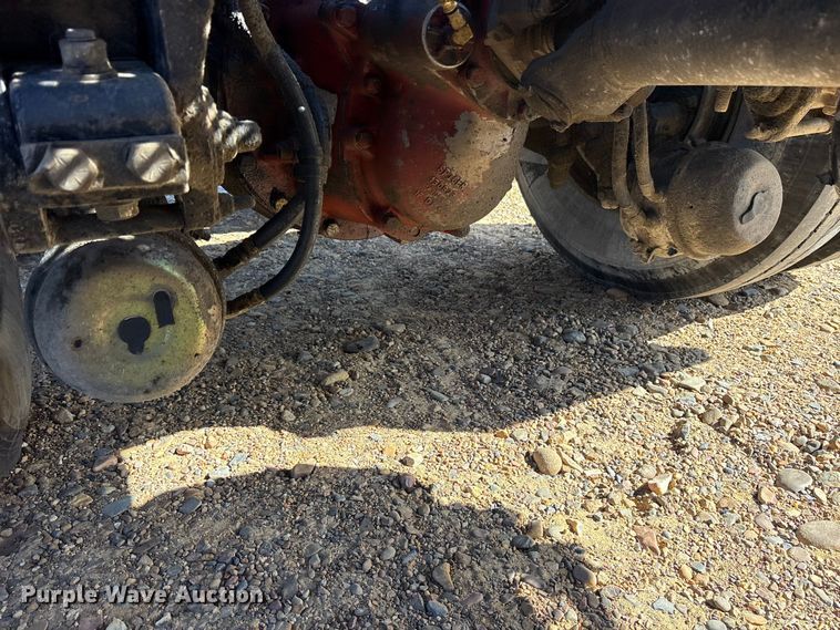 image for item ET7291 2005 Peterbilt 385 semi truck