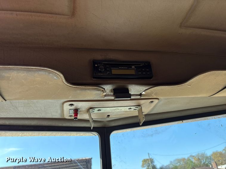 image for item ET7291 2005 Peterbilt 385 semi truck