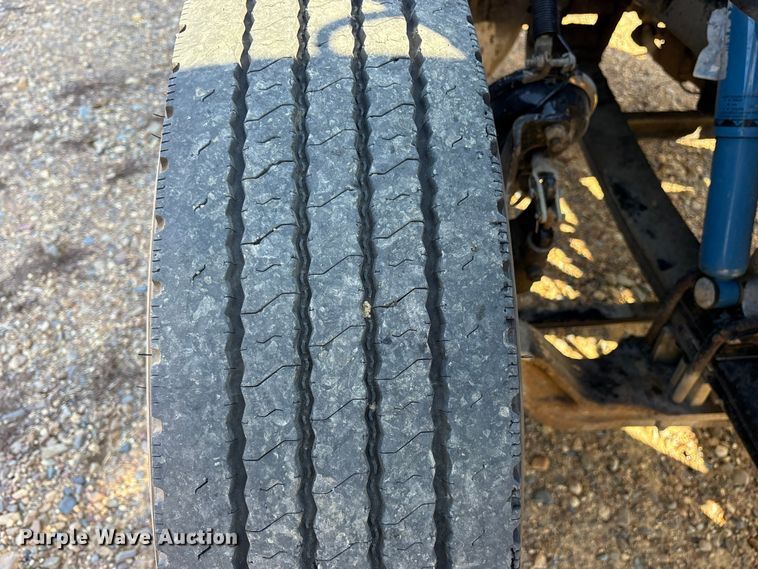 image for item ET7291 2005 Peterbilt 385 semi truck