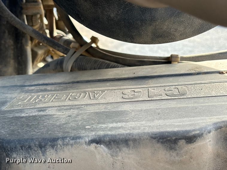 image for item ET7293 2005 Peterbilt 385 semi truck