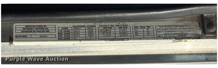 image for item ET7293 2005 Peterbilt 385 semi truck