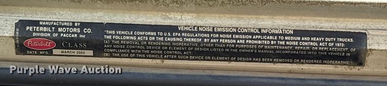 image for item ET7294 2002 Peterbilt 385 flatbed truck