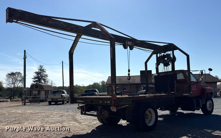image for item ET7295 1994 GMC C7 crane truck