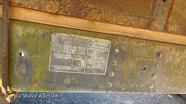 image for item ET7295 1994 GMC C7 crane truck