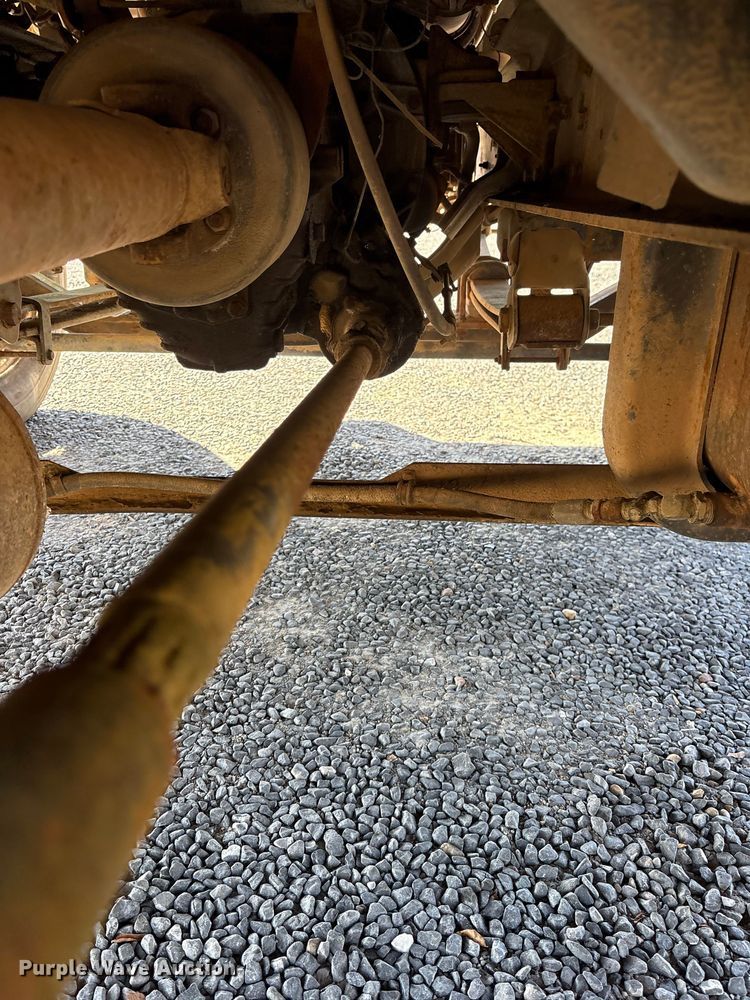 image for item ET7295 1994 GMC C7 crane truck