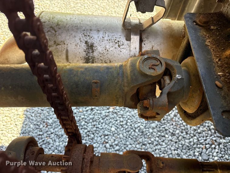 image for item ET7295 1994 GMC C7 crane truck