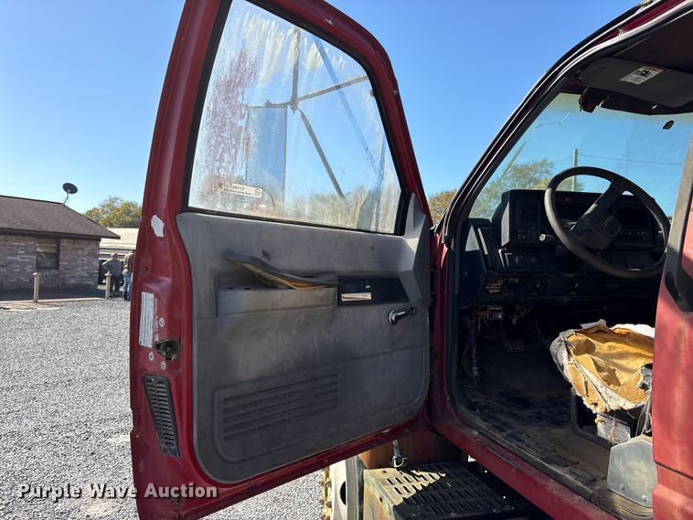 image for item ET7295 1994 GMC C7 crane truck