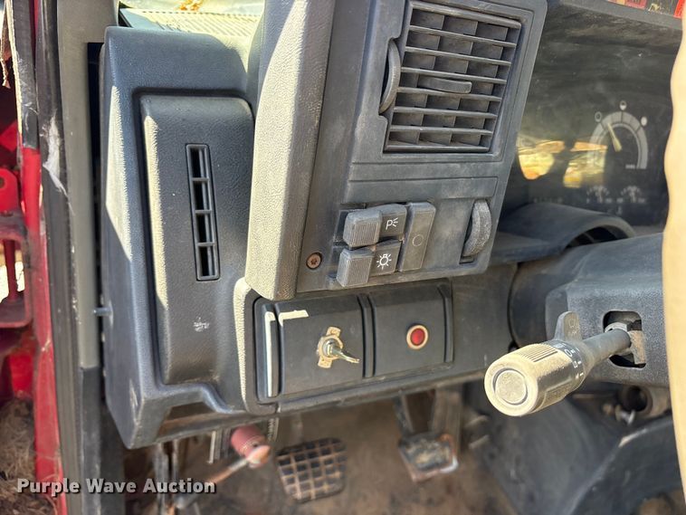 image for item ET7295 1994 GMC C7 crane truck