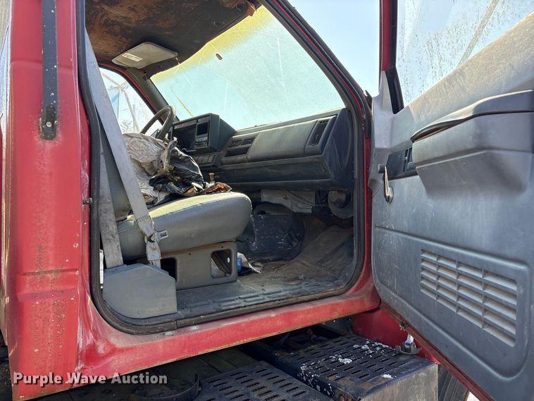 image for item ET7295 1994 GMC C7 crane truck