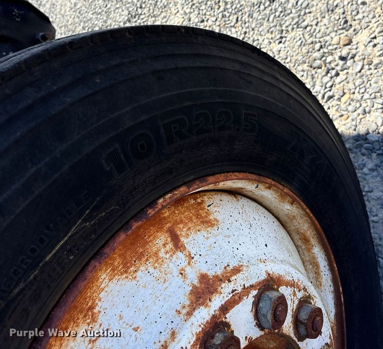 image for item ET7295 1994 GMC C7 crane truck