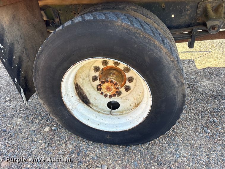 image for item ET7295 1994 GMC C7 crane truck