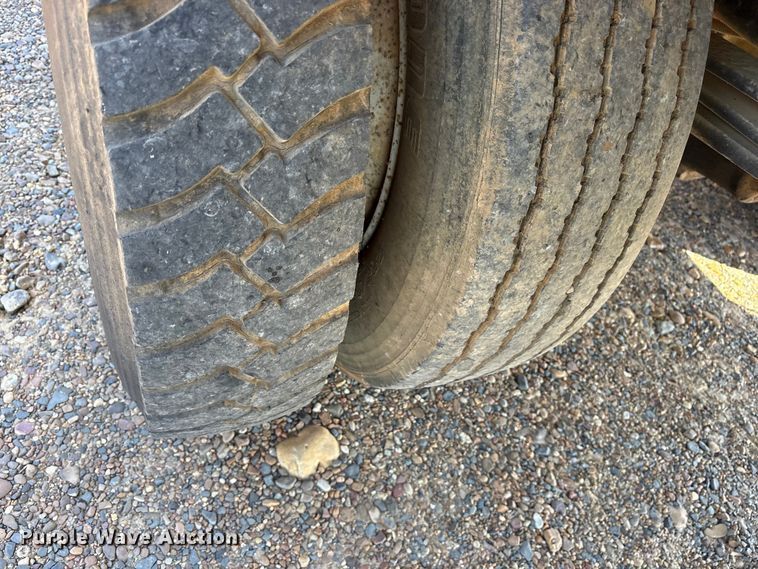 image for item ET7295 1994 GMC C7 crane truck