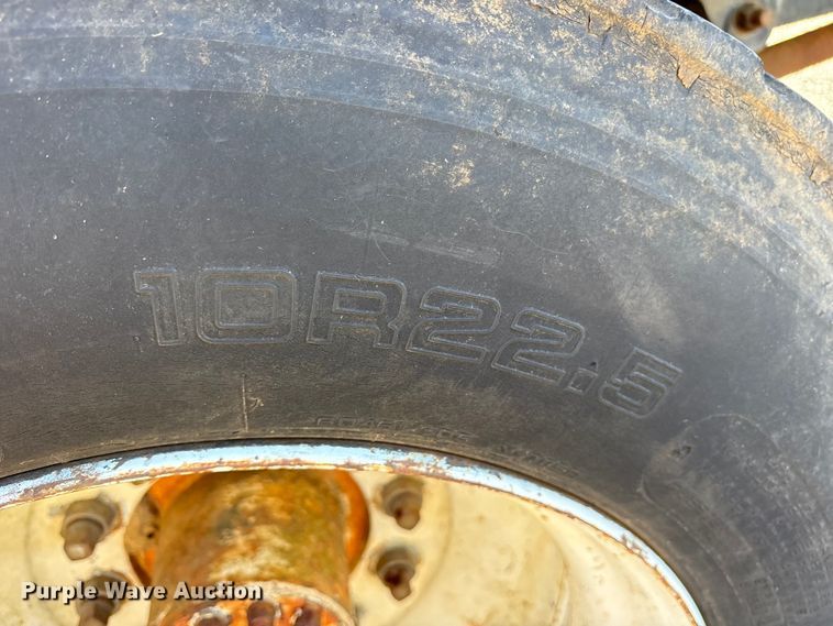 image for item ET7295 1994 GMC C7 crane truck