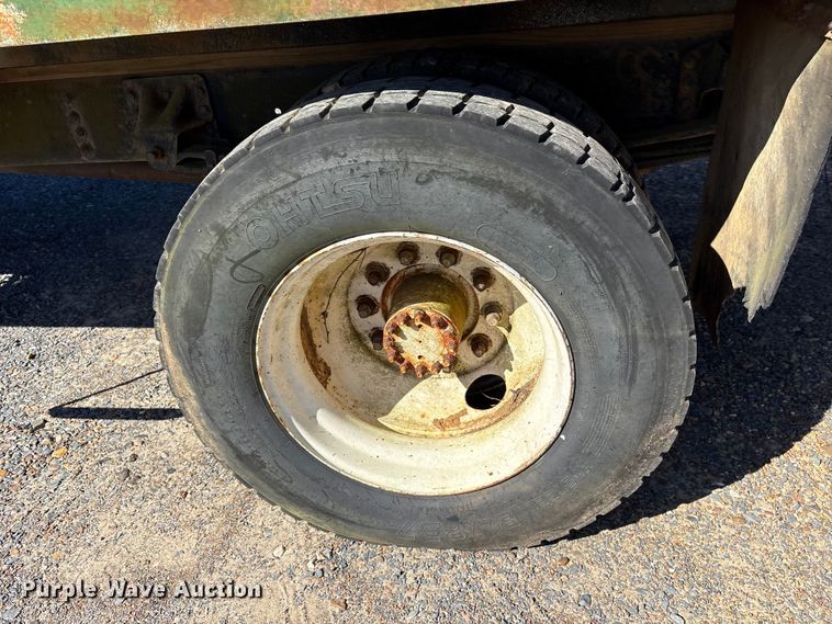 image for item ET7295 1994 GMC C7 crane truck