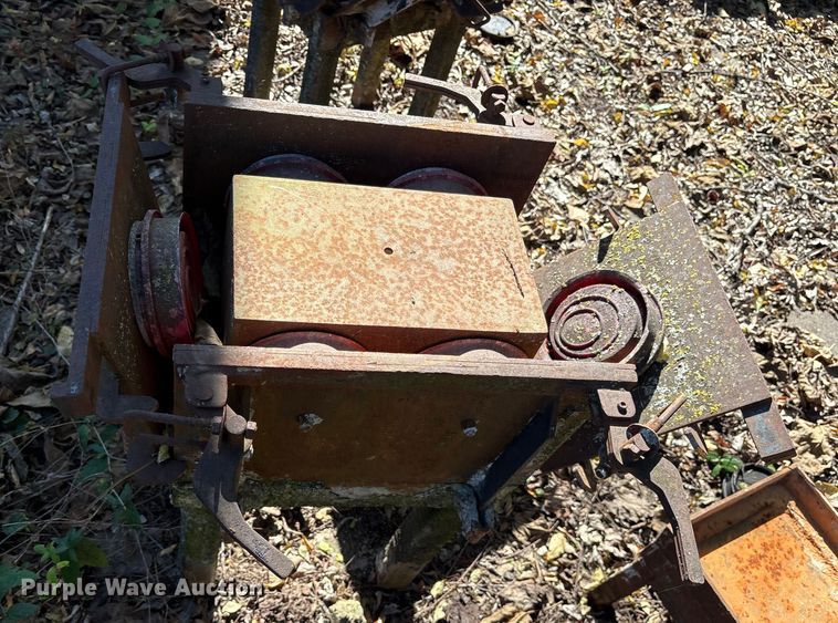 image for item ET7295 1994 GMC C7 crane truck