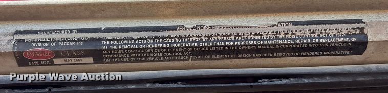 image for item ET7296 2004 Peterbilt 385 semi truck