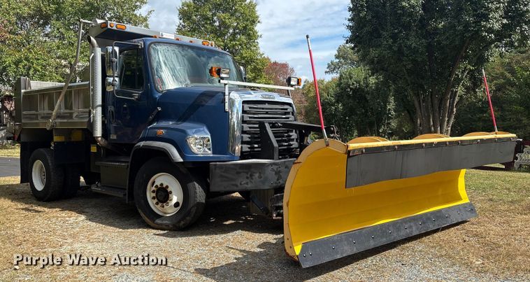 image for item ET8580 2015 Freightliner 108SD dump truck