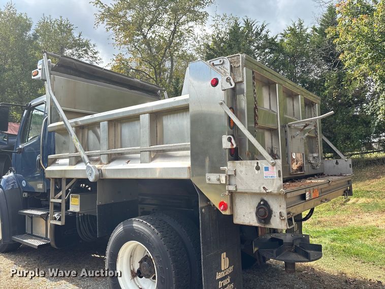 image for item ET8580 2015 Freightliner 108SD dump truck