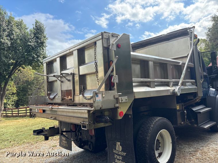 image for item ET8580 2015 Freightliner 108SD dump truck