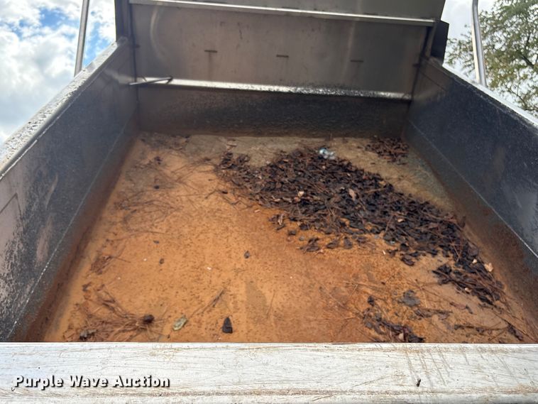 image for item ET8580 2015 Freightliner 108SD dump truck