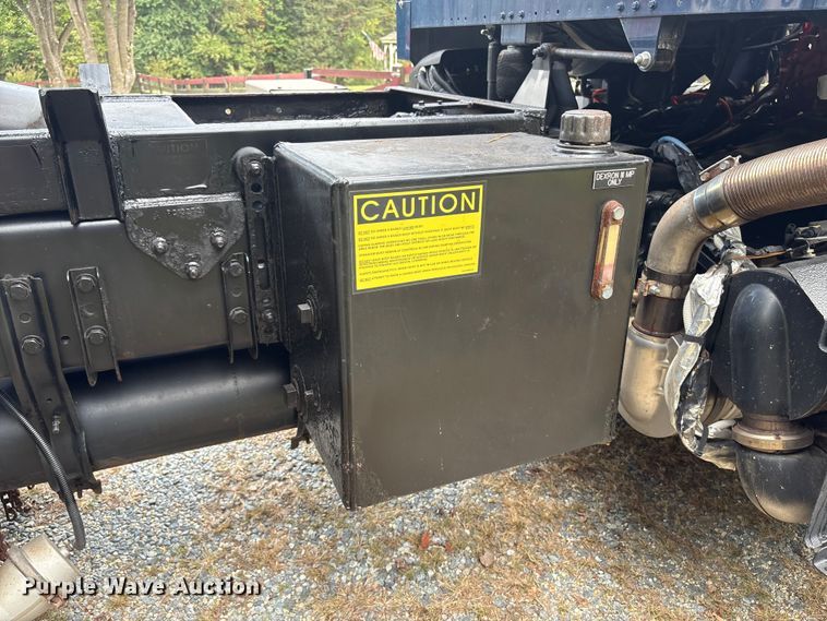 image for item ET8580 2015 Freightliner 108SD dump truck