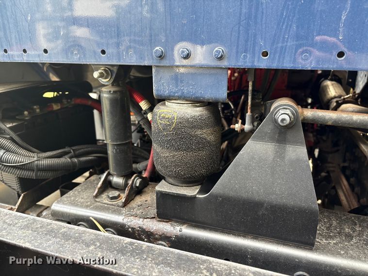 image for item ET8580 2015 Freightliner 108SD dump truck