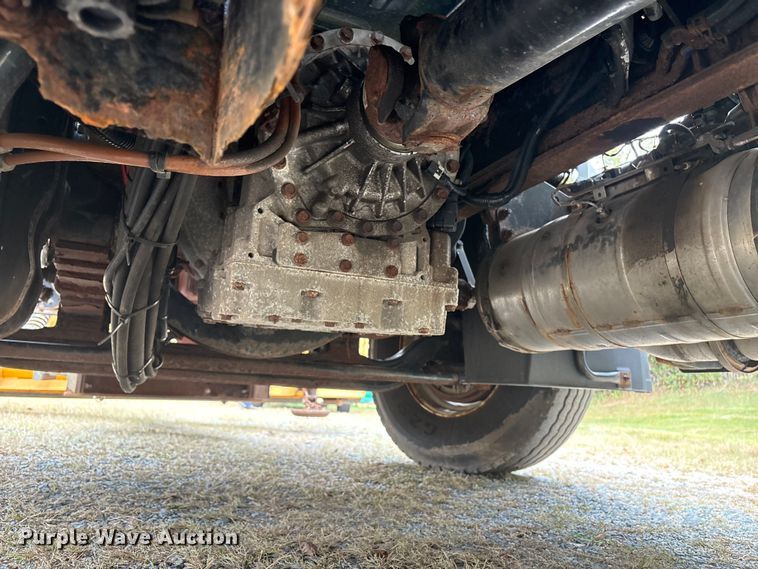 image for item ET8580 2015 Freightliner 108SD dump truck