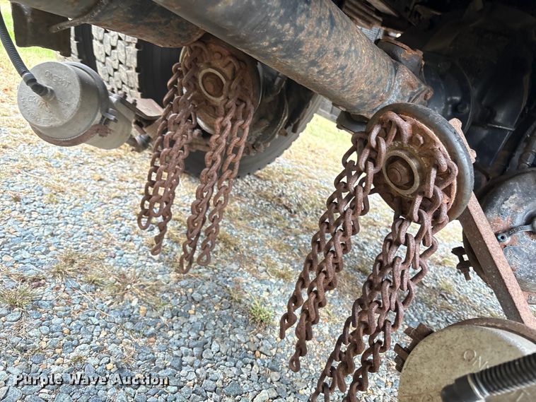 image for item ET8580 2015 Freightliner 108SD dump truck