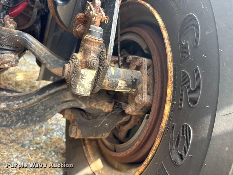 image for item ET8580 2015 Freightliner 108SD dump truck