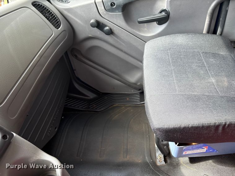 image for item ET8580 2015 Freightliner 108SD dump truck