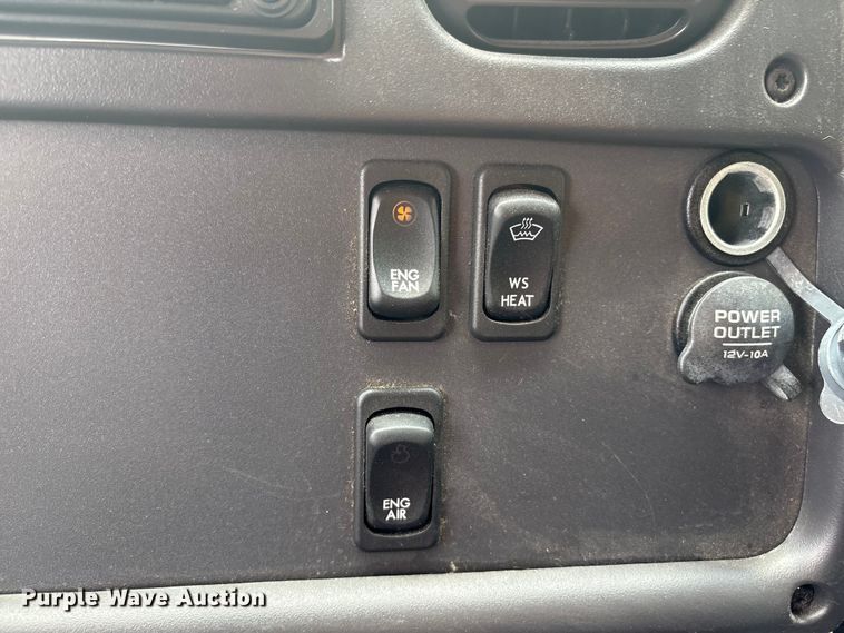 image for item ET8580 2015 Freightliner 108SD dump truck