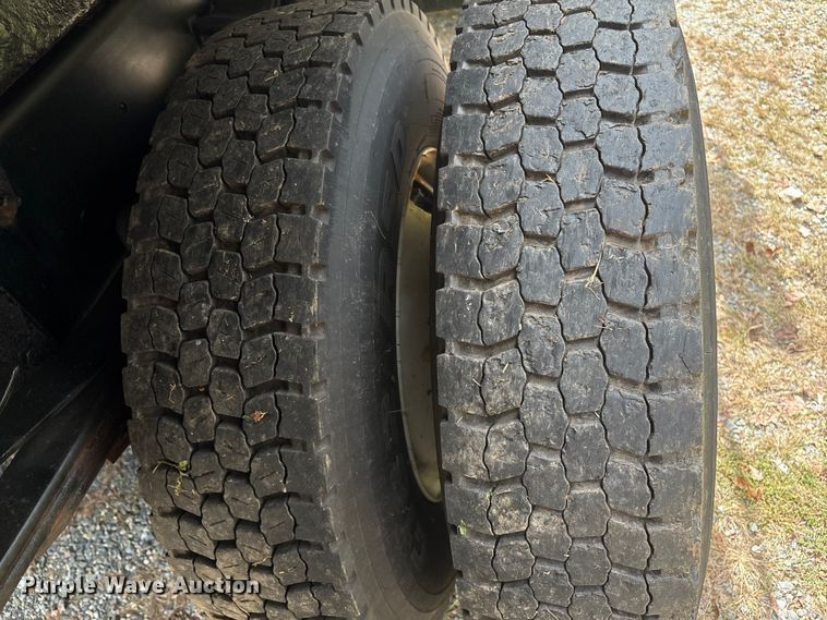 image for item ET8580 2015 Freightliner 108SD dump truck