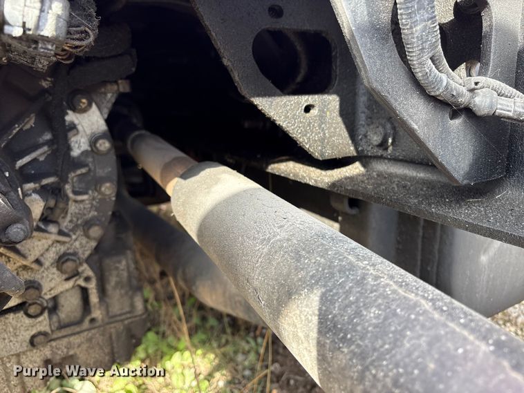 image for item ET8602 2003 International MA025 truck cab and chassis