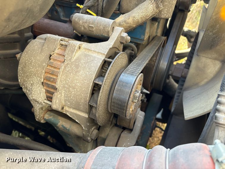 image for item ET8602 2003 International MA025 truck cab and chassis