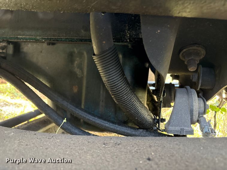 image for item ET8602 2003 International MA025 truck cab and chassis