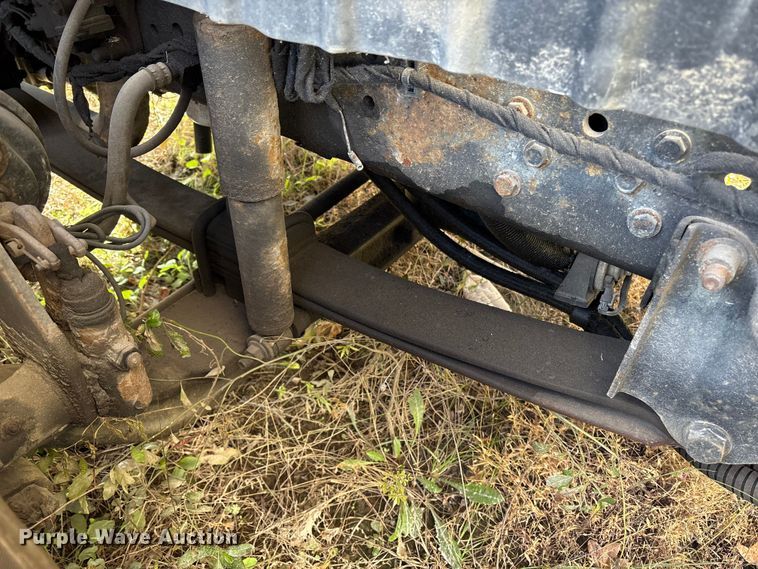 image for item ET8602 2003 International MA025 truck cab and chassis