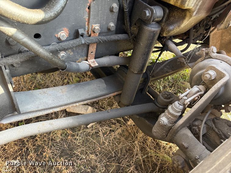 image for item ET8602 2003 International MA025 truck cab and chassis