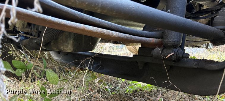 image for item ET8602 2003 International MA025 truck cab and chassis