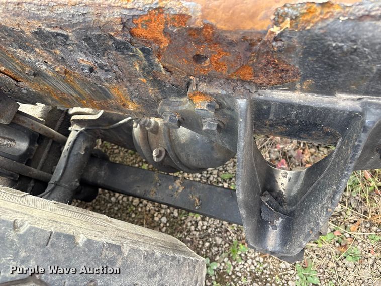 image for item ET8602 2003 International MA025 truck cab and chassis