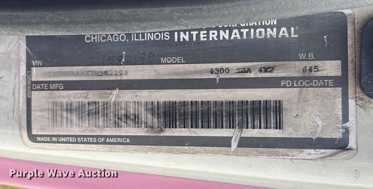 image for item ET8602 2003 International MA025 truck cab and chassis