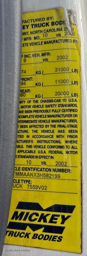 image for item ET8602 2003 International MA025 truck cab and chassis