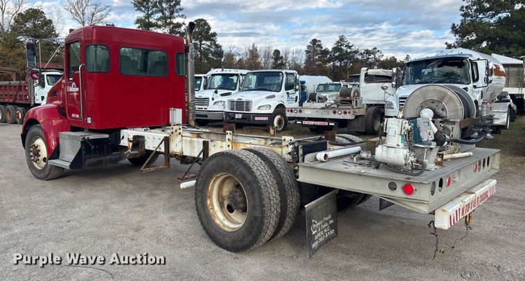 image for item ET8603 2018 Kenworth T370 truck cab and chassis