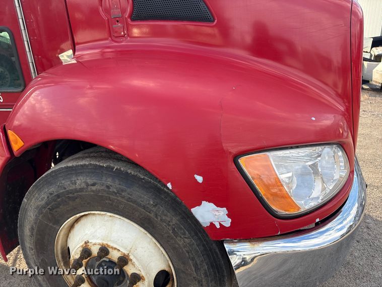 image for item ET8603 2018 Kenworth T370 truck cab and chassis