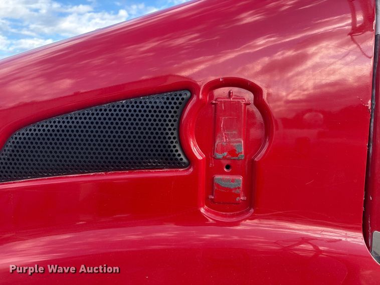 image for item ET8603 2018 Kenworth T370 truck cab and chassis