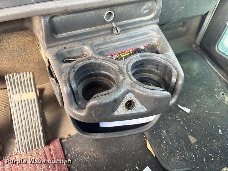 image for item ET8603 2018 Kenworth T370 truck cab and chassis