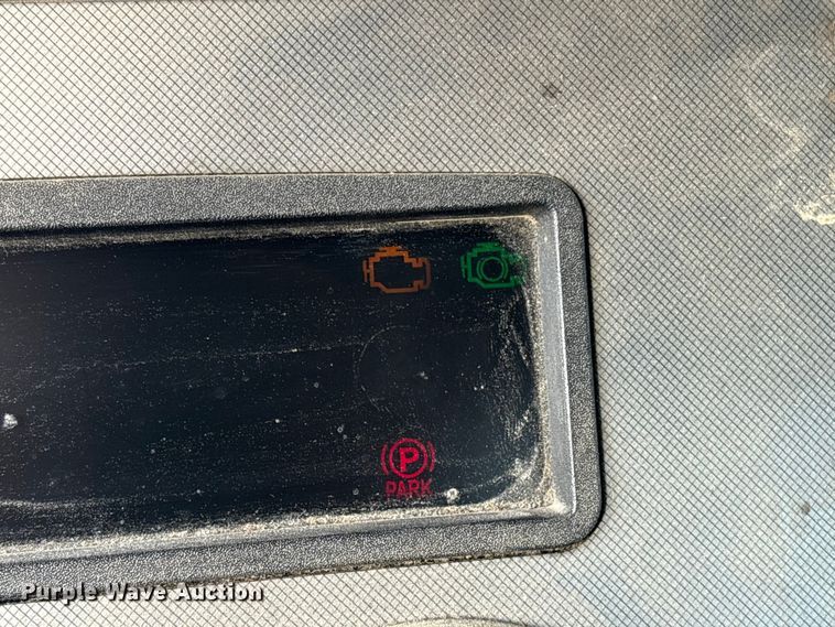 image for item ET8603 2018 Kenworth T370 truck cab and chassis