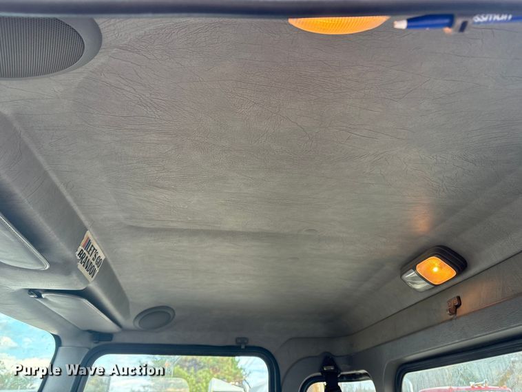 image for item ET8603 2018 Kenworth T370 truck cab and chassis